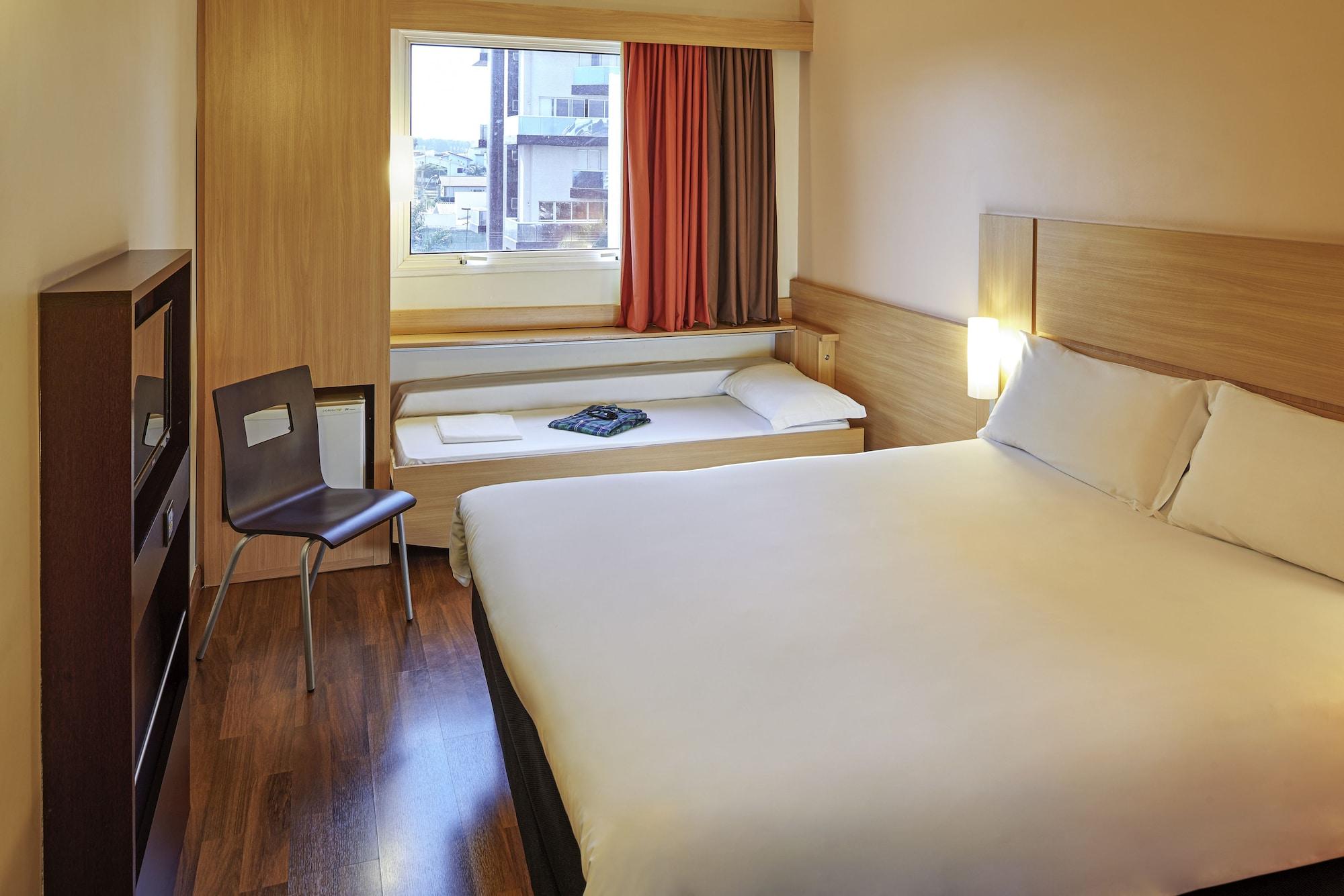 Ibis Paris La Defense Esplanade Hotel Courbevoie Exterior photo