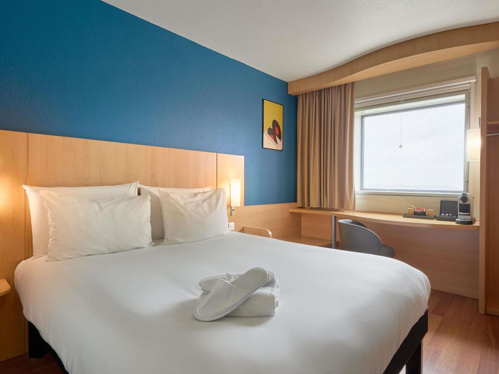 Ibis Paris La Defense Esplanade Hotel Courbevoie Exterior photo