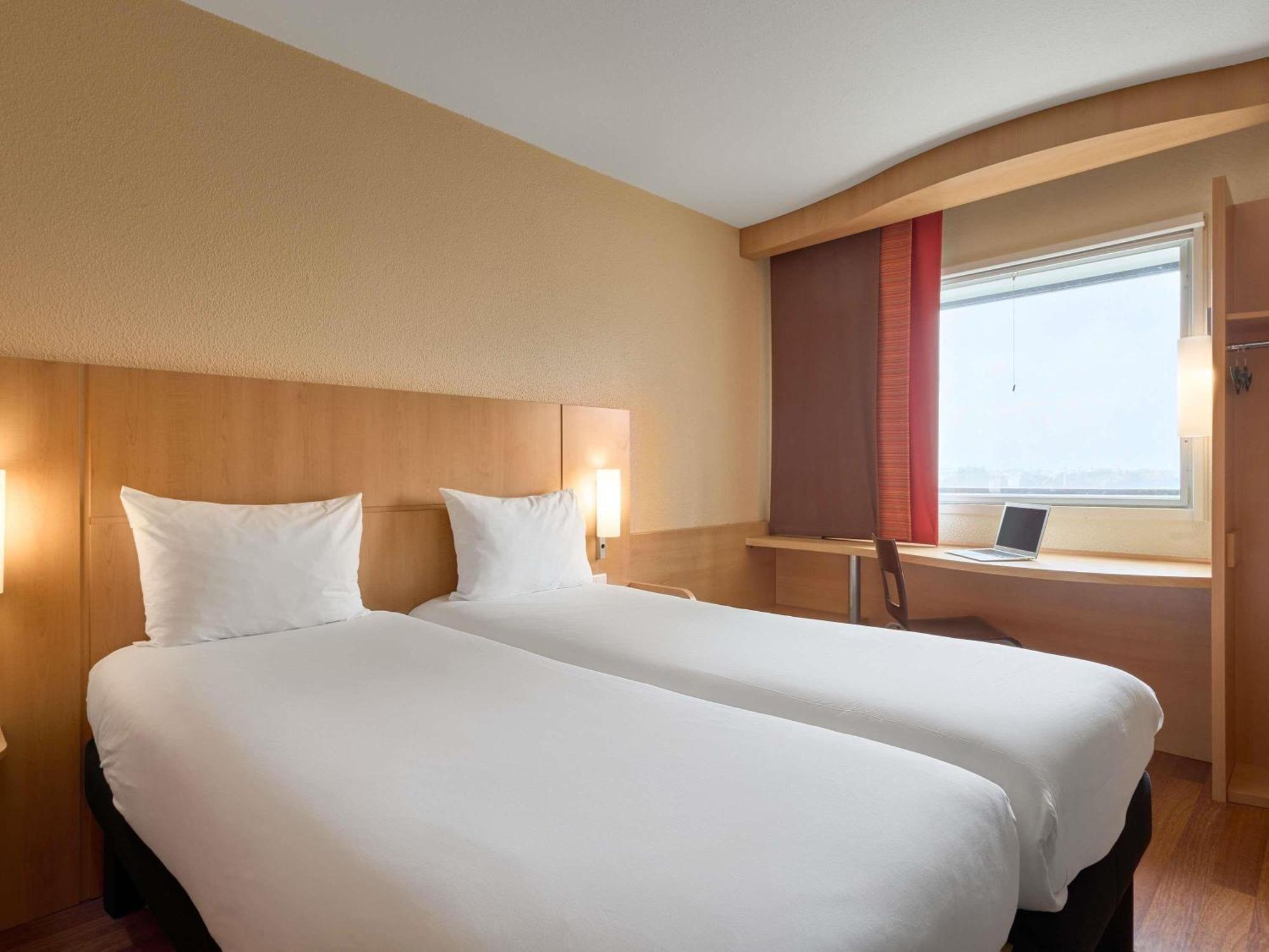 Ibis Paris La Defense Esplanade Hotel Courbevoie Exterior photo