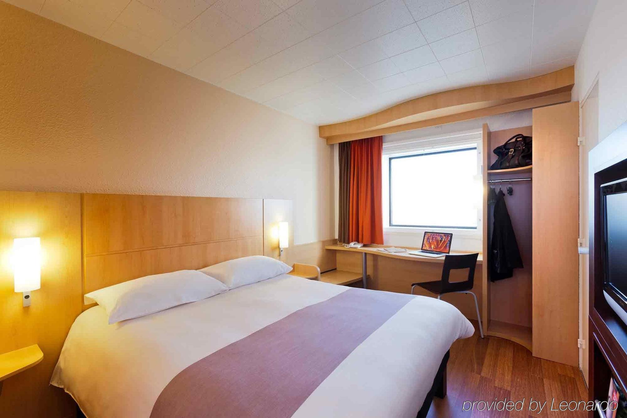 Ibis Paris La Defense Esplanade Hotel Courbevoie Exterior photo